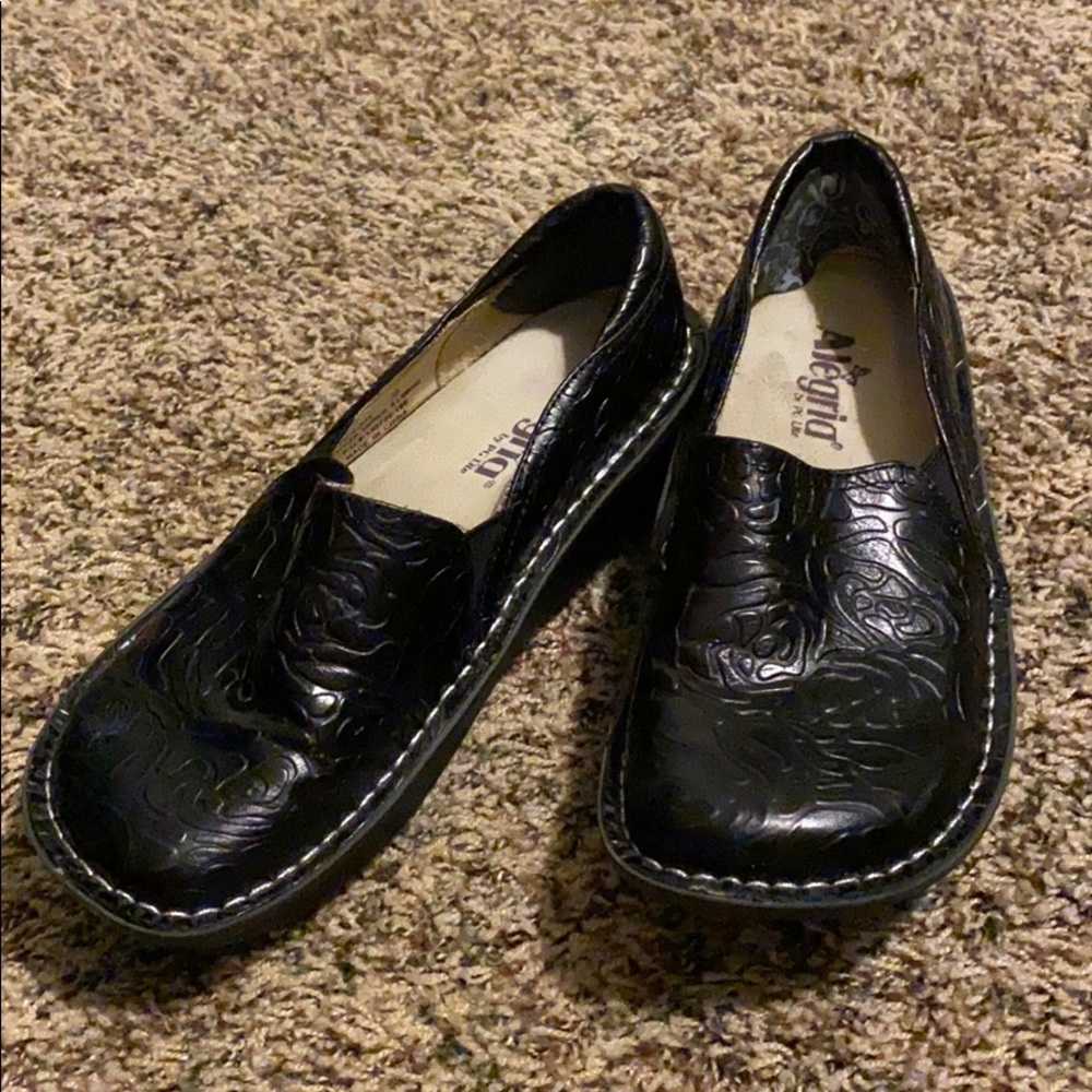 Algeria Debra Rose Embossed Clogs